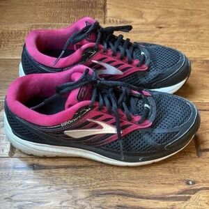 Brooks Addiction 13 Road Running Shoes Supportive Comfort Black Pink Size 8.5